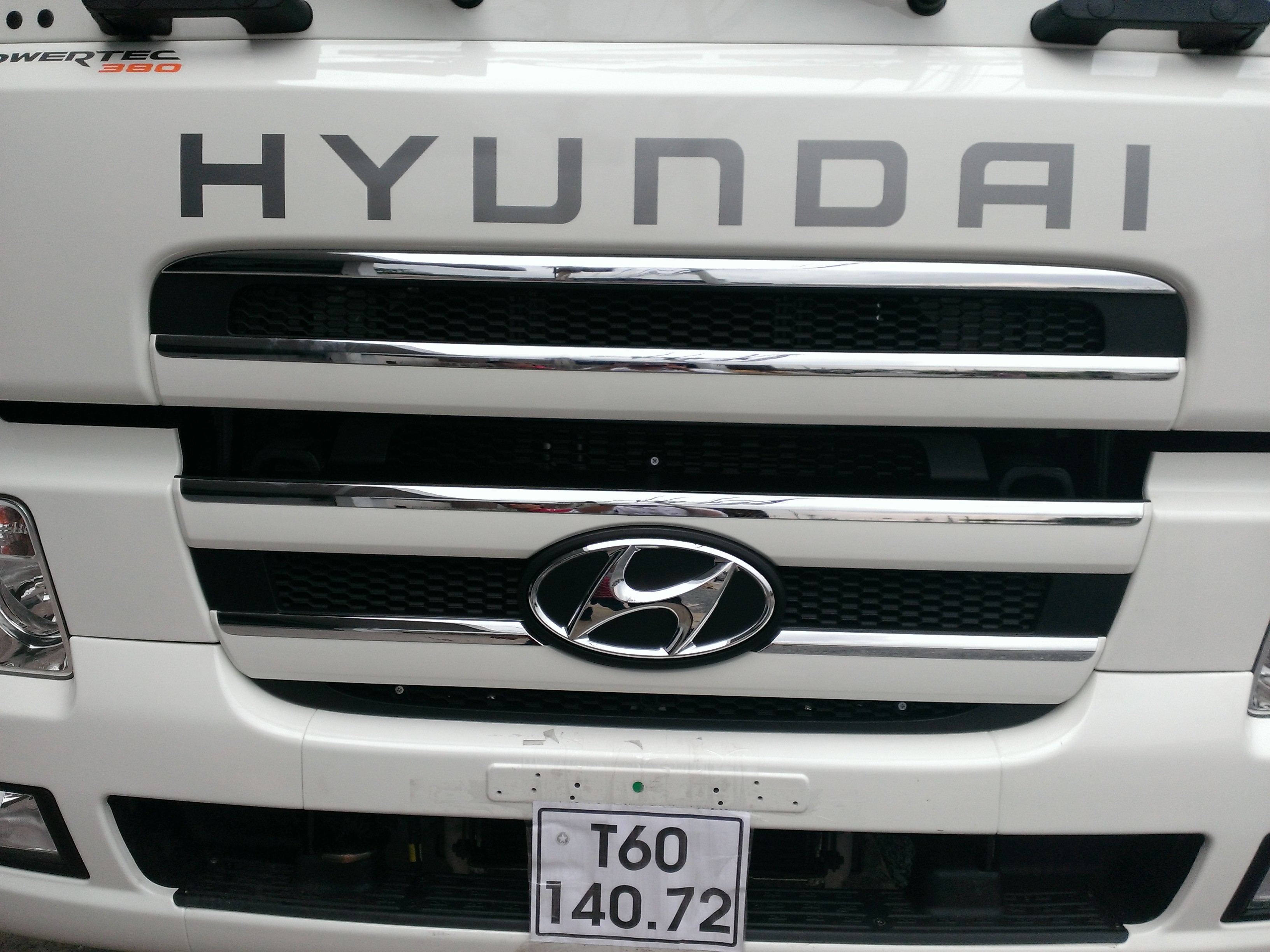 Mặt nạ Hyundai Trago